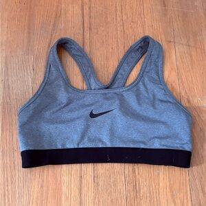 🐈⬛ Nike Gray and Black Racerback Sports Bra 🐈⬛